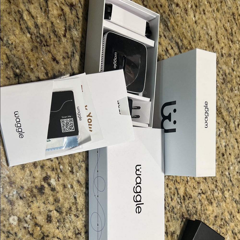 Waggle Black Wireless  Pet Monitor with Charger, like new in box